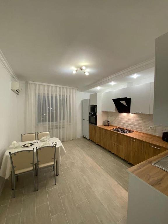 Атырау: Kulmanova 154, Apartment in the middle of the city