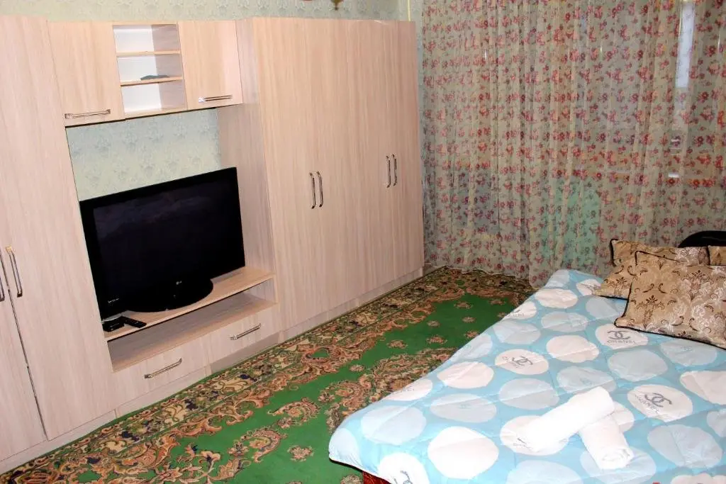 Алматы: Apartment on Rozibakieva, 273