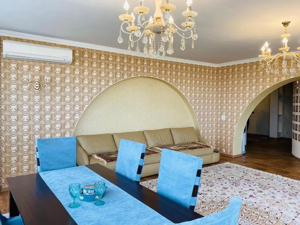 Алматы: Qazaq suite