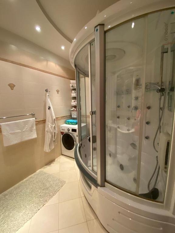 Алматы: Luxury 3 bedroom apartment in upscale complex