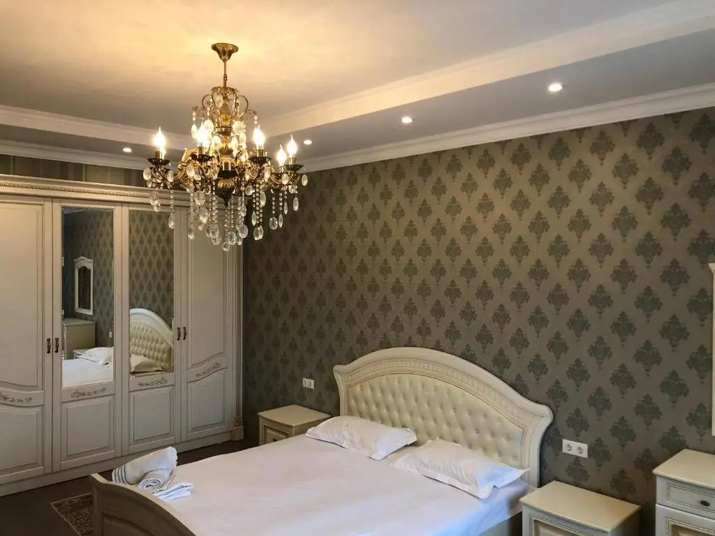 Алматы: Apartment on Nazarbayeva 223