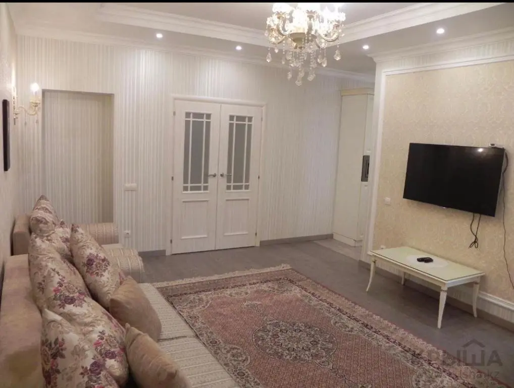 Алматы: Apartment on Nazarbayeva 223