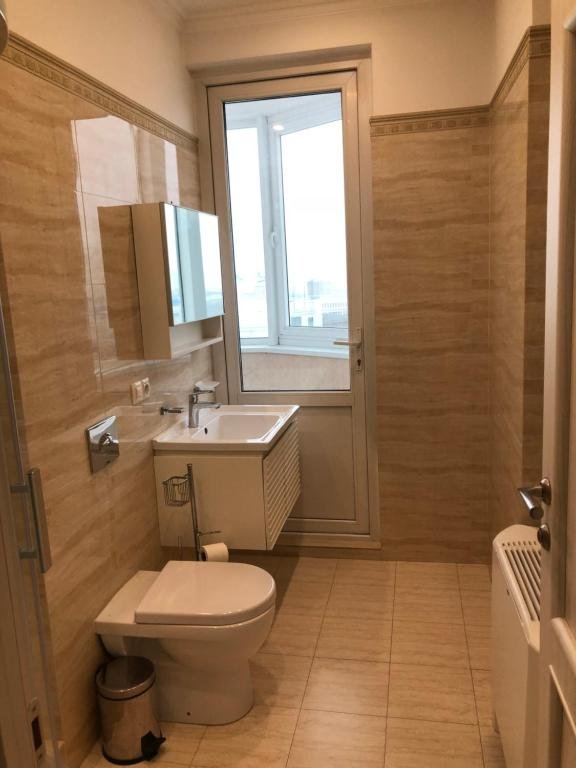 Алматы: Apartment on Nazarbayeva 223