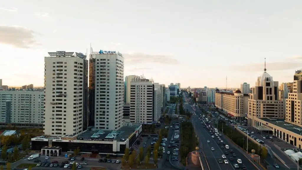 Астана: 2-room apartment on Saryarka Avenue, 1A