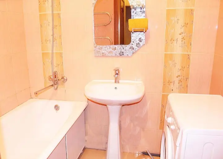 Алматы: Apartment on 20 Line, 44