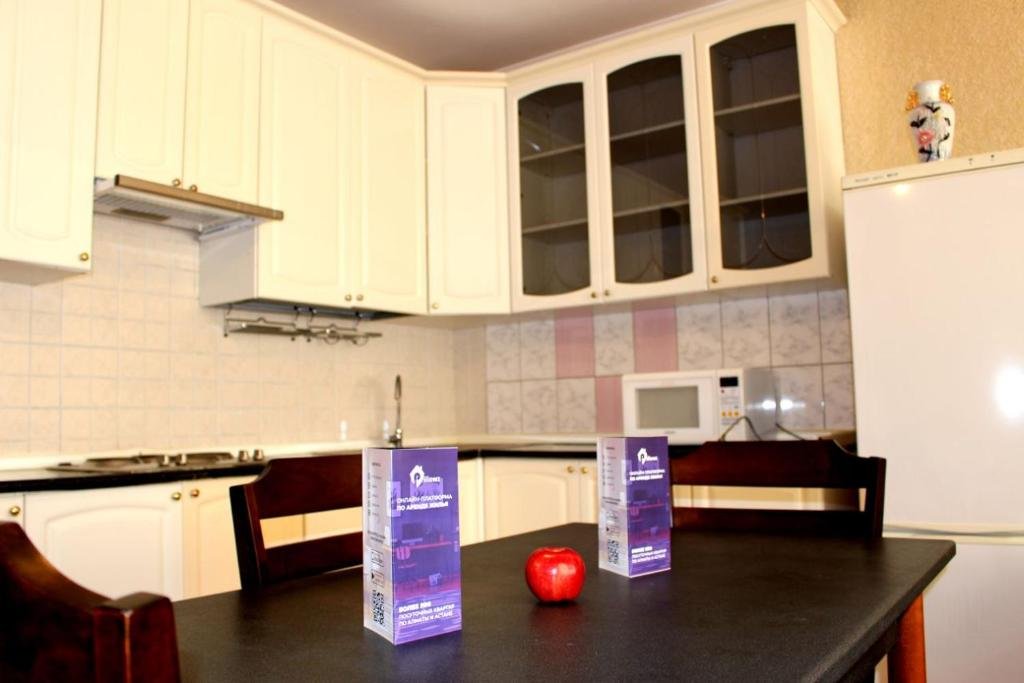 Алматы: Cozy 3 rooms apartment in the center of Almaty