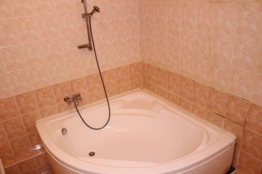Алматы: Cozy 3 rooms apartment in the center of Almaty