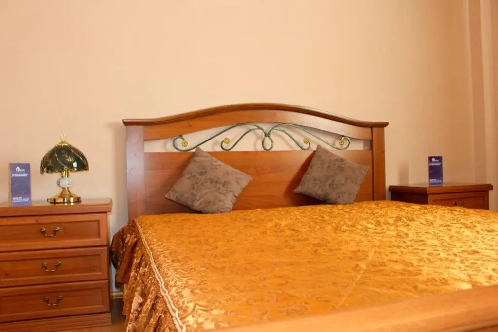 Алматы: Cozy 3 rooms apartment in the center of Almaty