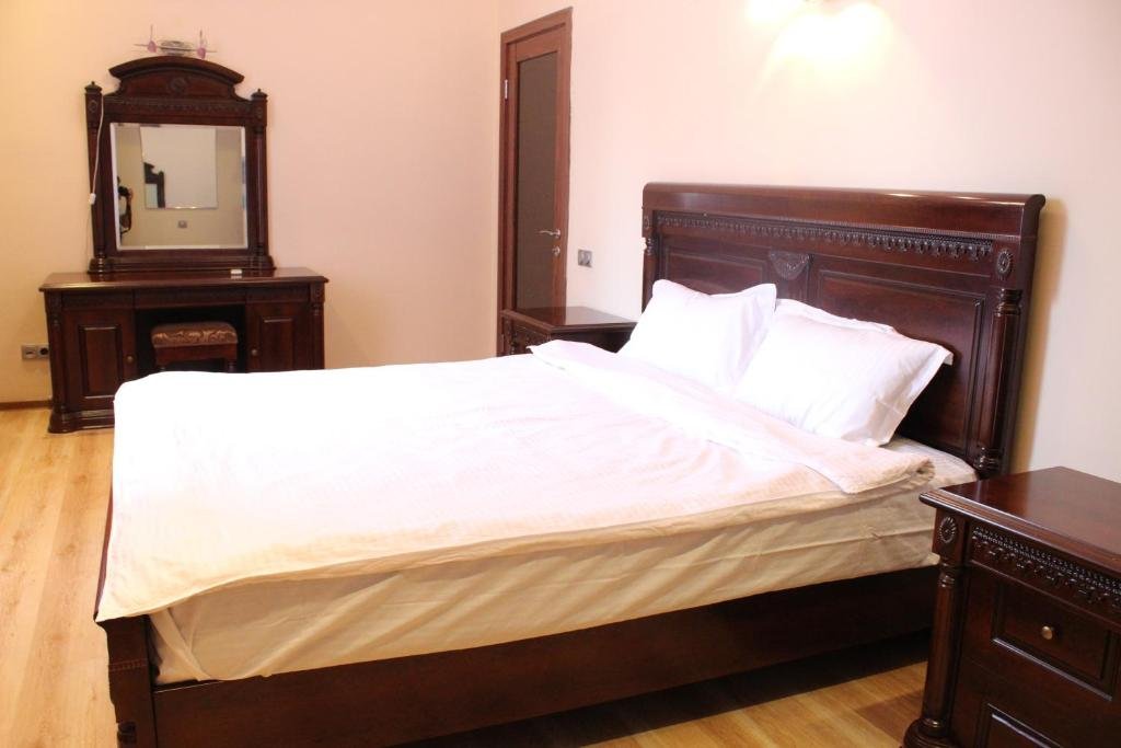 Алматы: Apartment on Dostyk 162-87