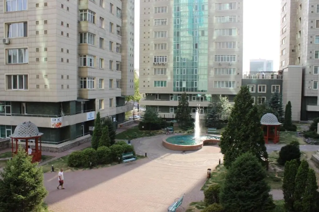 Алматы: Apartment on Dostyk 162-87