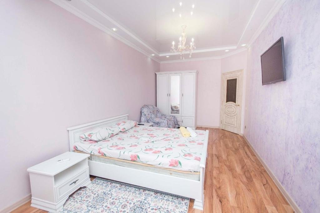 Алматы: Apartment on Seyfulina 589a