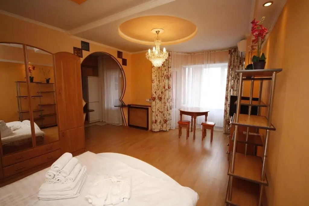 Алматы: Apartments On Furmanova 77