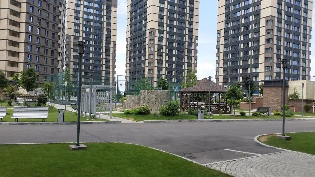 Алматы: Apartments On Al Farabi 21