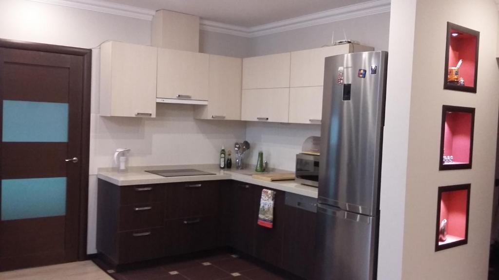 Алматы: Apartment on Tlendieva 223