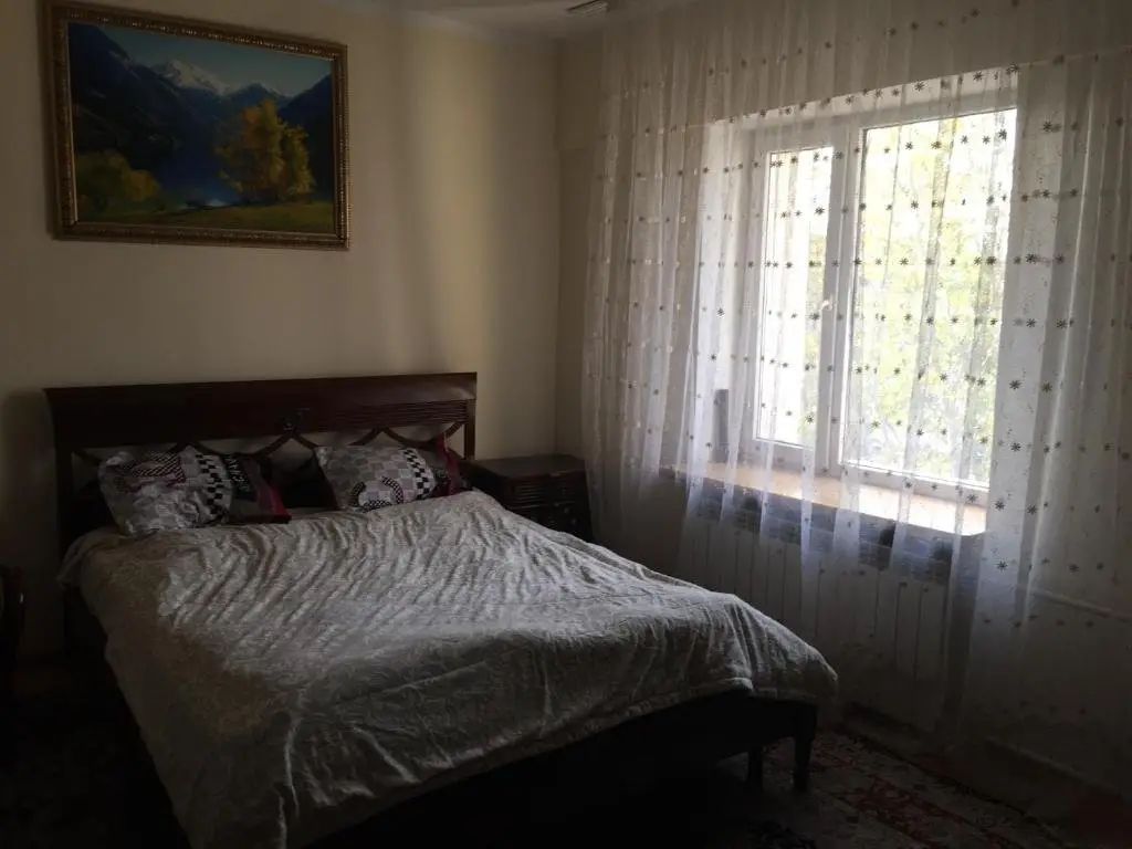 Алматы: Apartment on Shashkina 38