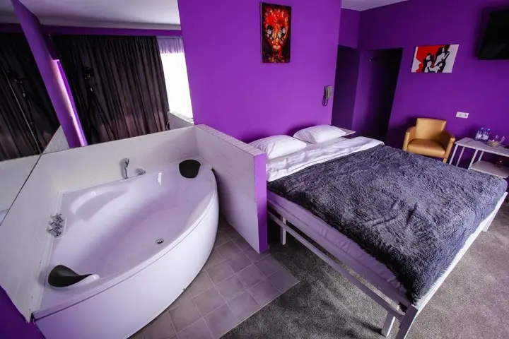 Алматы: 4 Rooms