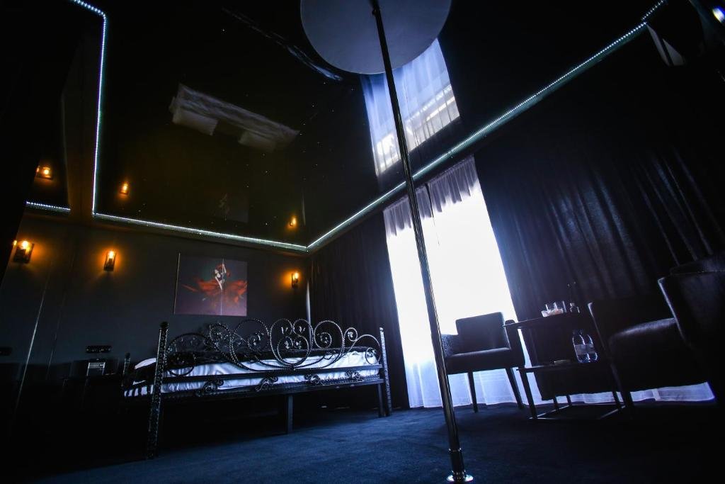 Алматы: 4 Rooms