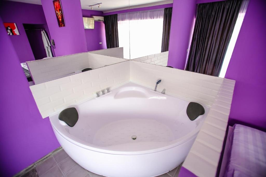 Алматы: 4 Rooms