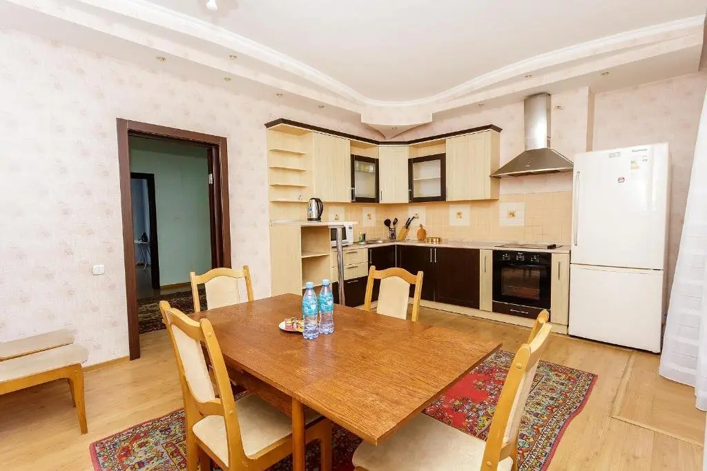 Астана: 3 Bedroom Apartments On Sarayshik