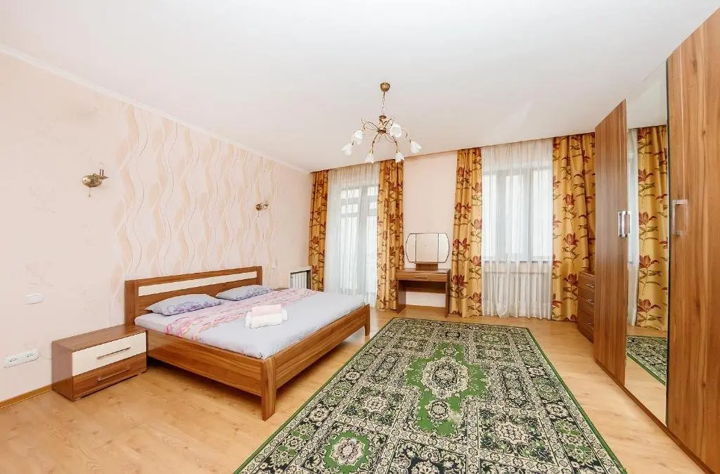 Астана: 3 Bedroom Apartments On Sarayshik
