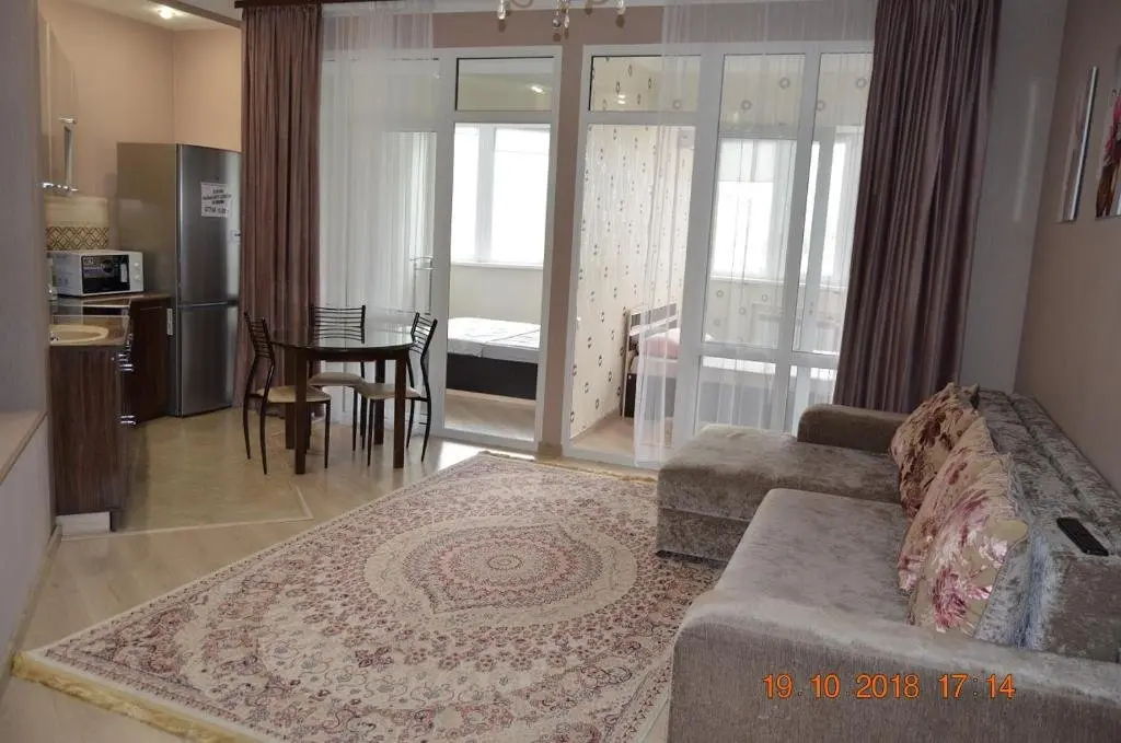 Алматы: Apartments on Zharokov 137