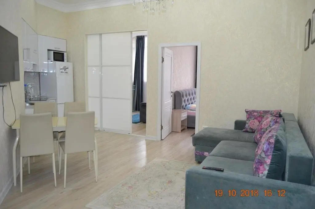 Алматы: Apartments on Zharokov 137