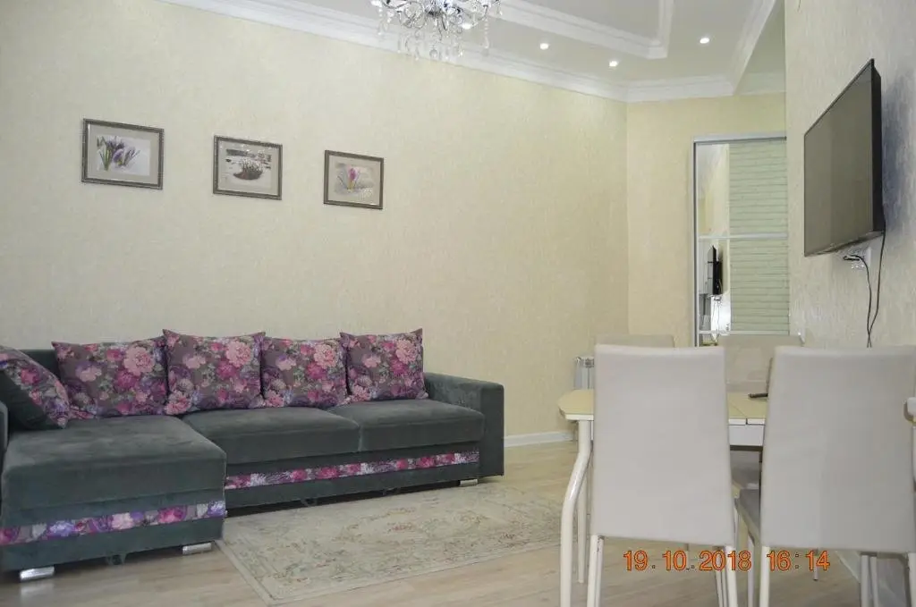 Алматы: Apartments on Zharokov 137