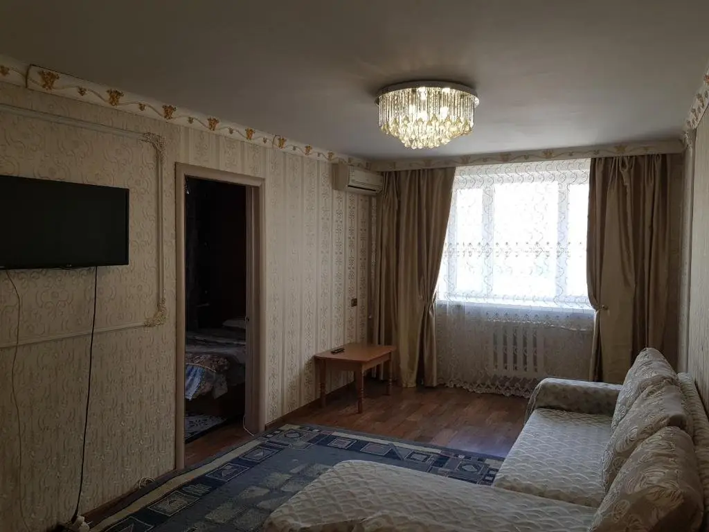Алматы: Apartment on Gogolya 100