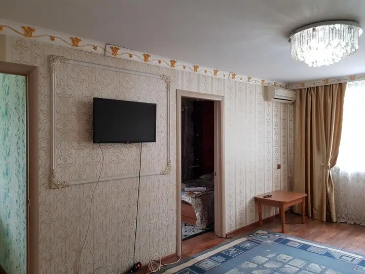Алматы: Apartment on Gogolya 100