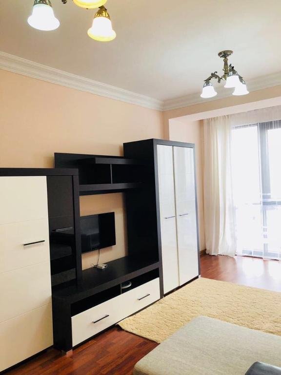 Алматы: Apartment on Mkr Mamyr 7
