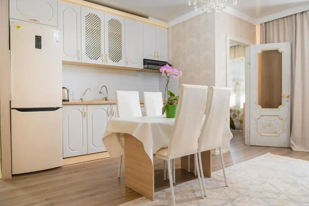 Алматы: cozy apartment for 4 people in the very center