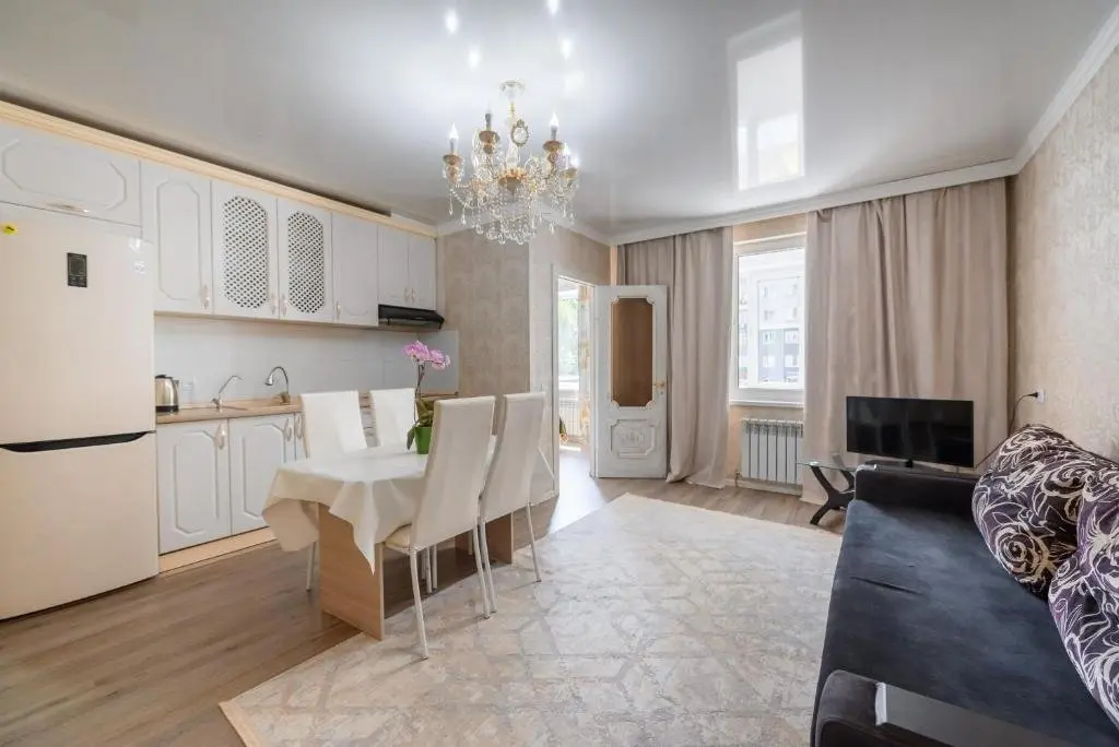 Алматы: cozy apartment for 4 people in the very center