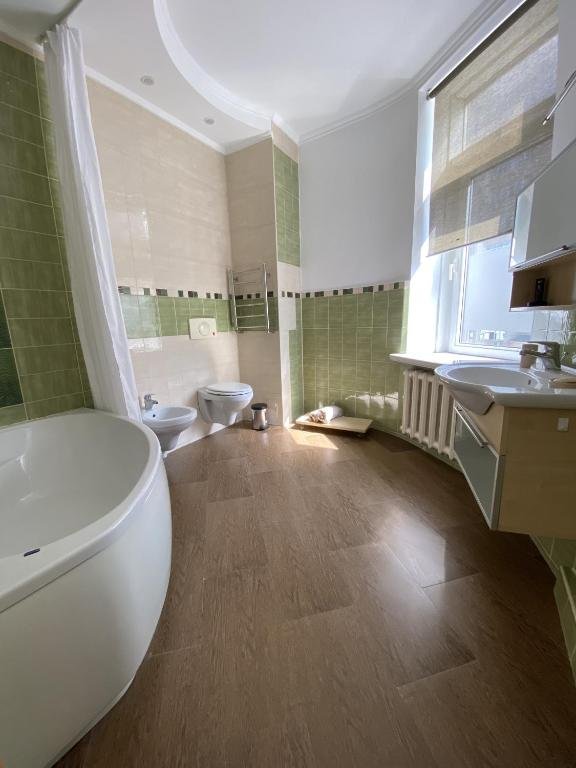 Алматы: tengiz lovely 2br apartment