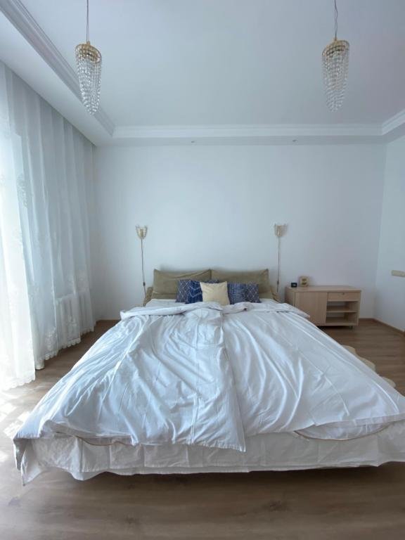 Алматы: tengiz lovely 2br apartment