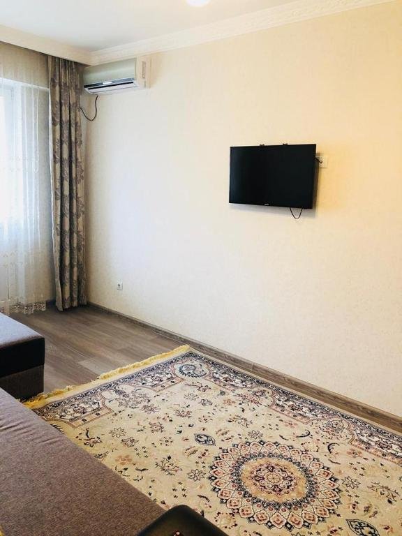 Алматы: Apartment on Navoi 210