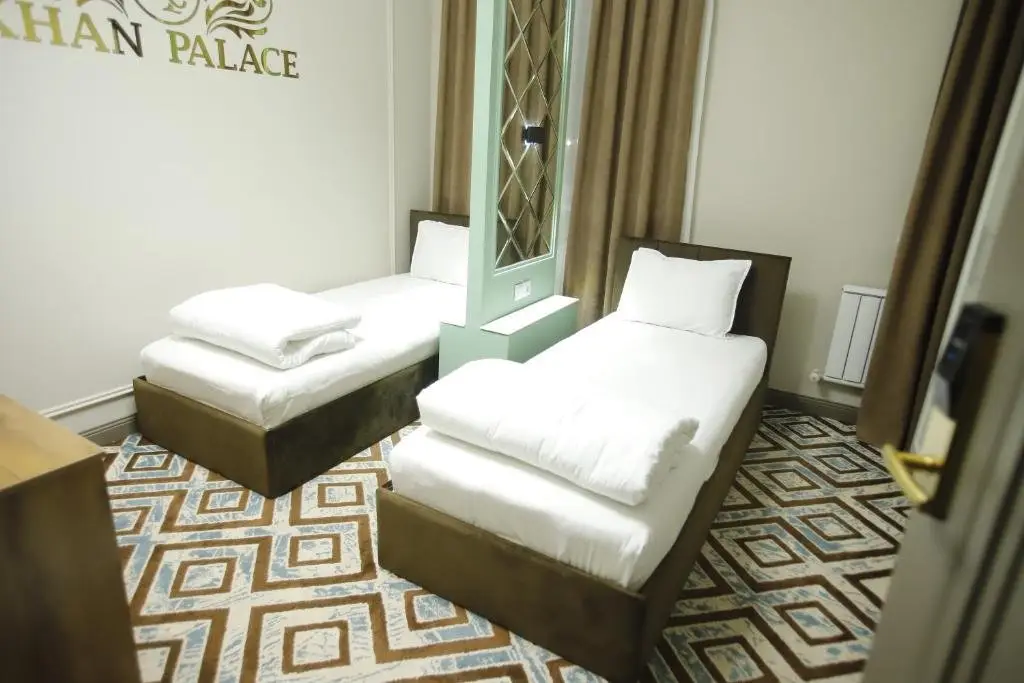 Туркестан: Khan Palace
