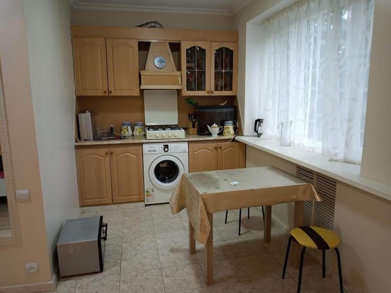 Алматы: Apartment 1 on Zenkova 56