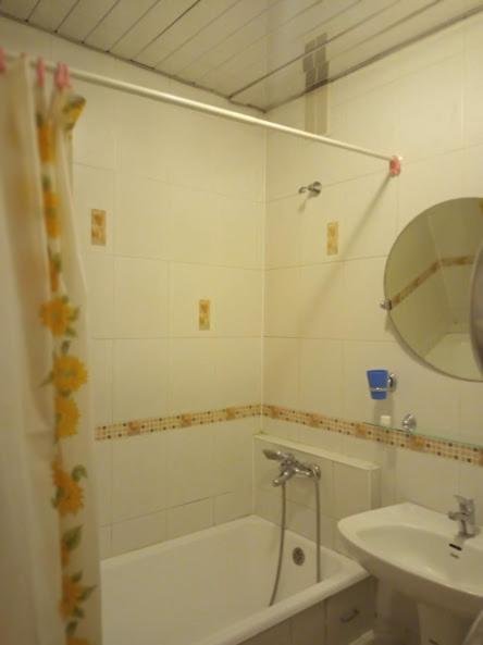 Алматы: Apartment 1 on Zenkova 56