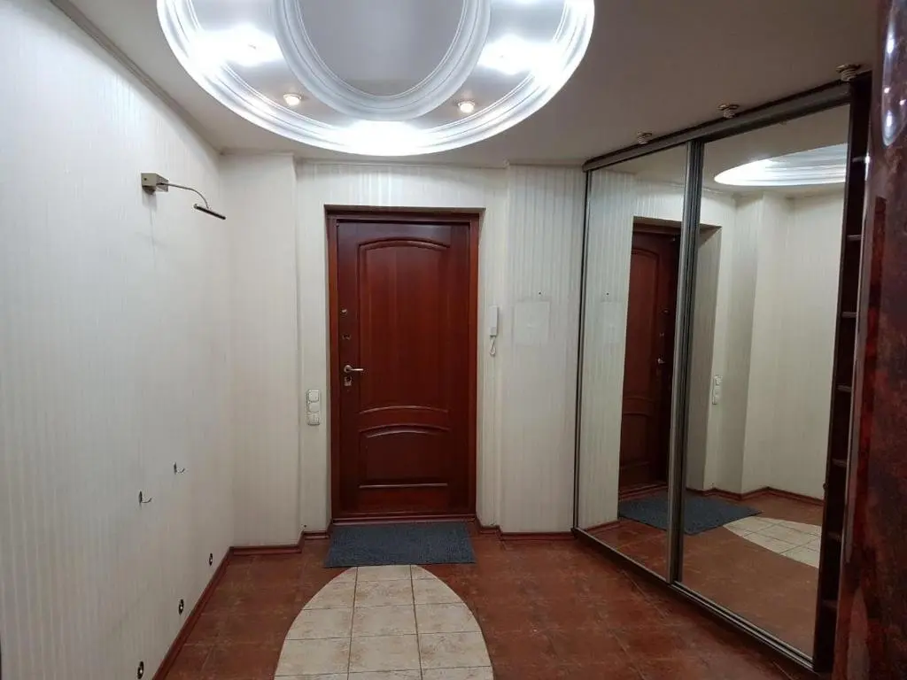Алматы: Apartment At Nurmakova 81
