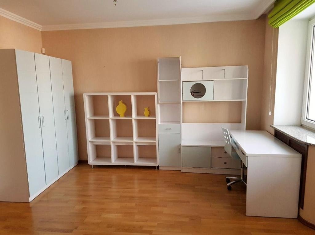 Алматы: Apartment At Nurmakova 81