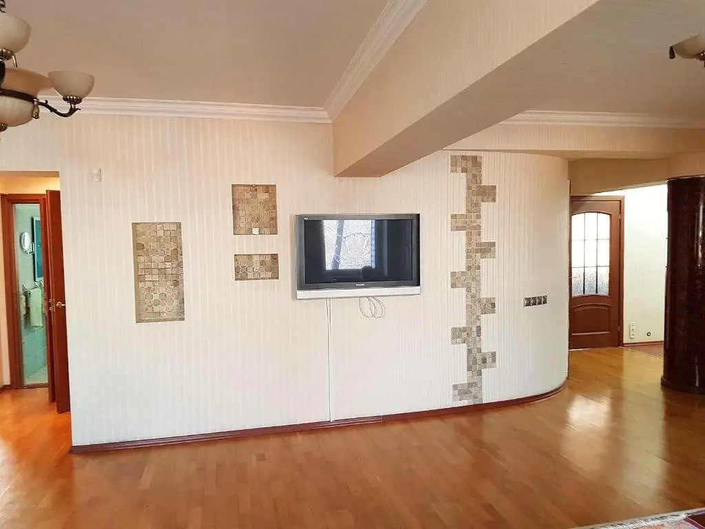 Алматы: Apartment At Nurmakova 81