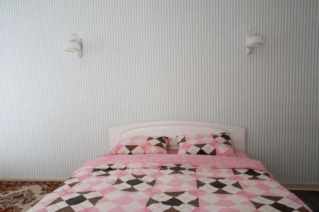 Алматы: Apartment On Navoi 208\56