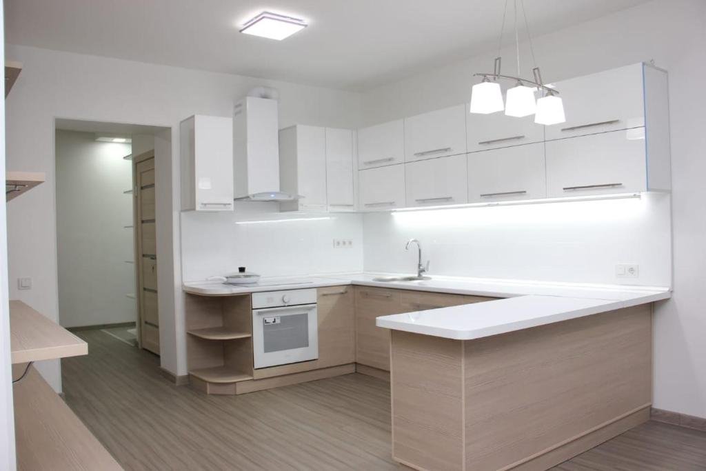 Алматы: Apartment on Brusilovskiy 167