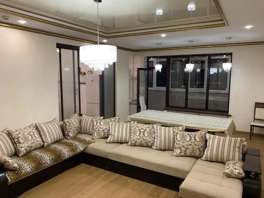 Алматы: Apartment on Navoi 74