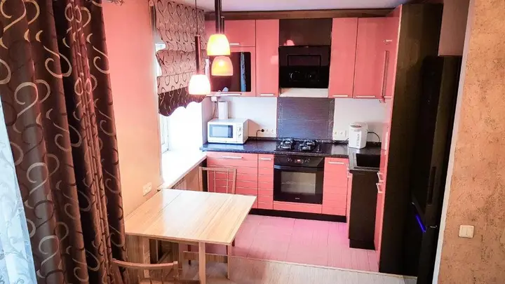 Караганда: ulitsa Ermekova, 37 Apartment