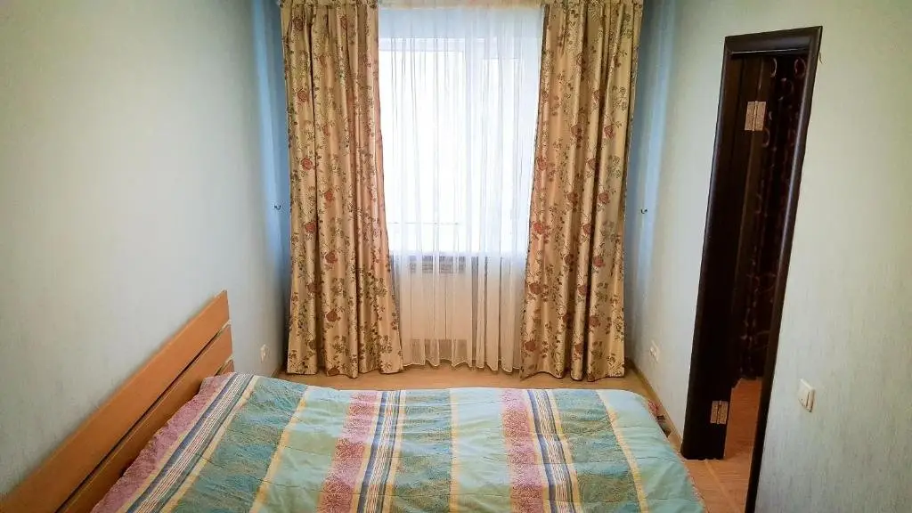 Караганда: ulitsa Ermekova, 37 Apartment