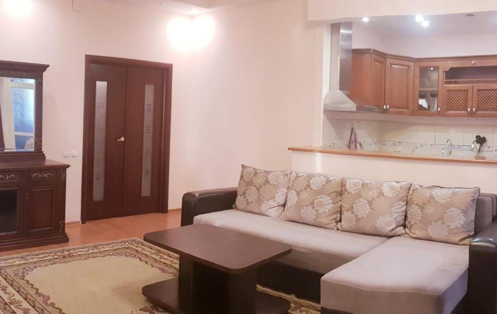 Алматы: Apartment on Prokofyev 148