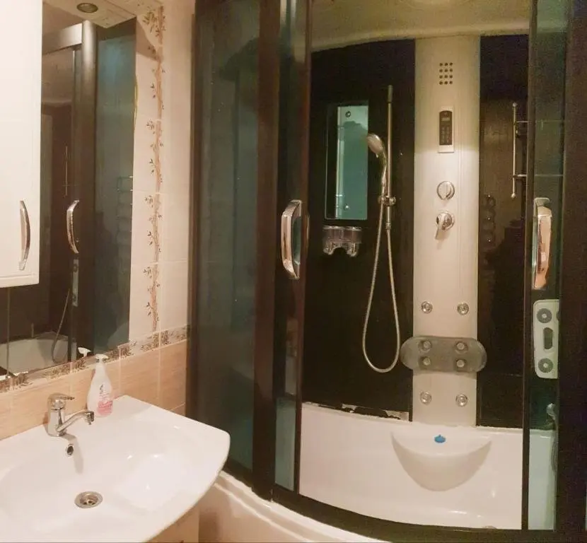 Алматы: Apartment on Prokofyev 148