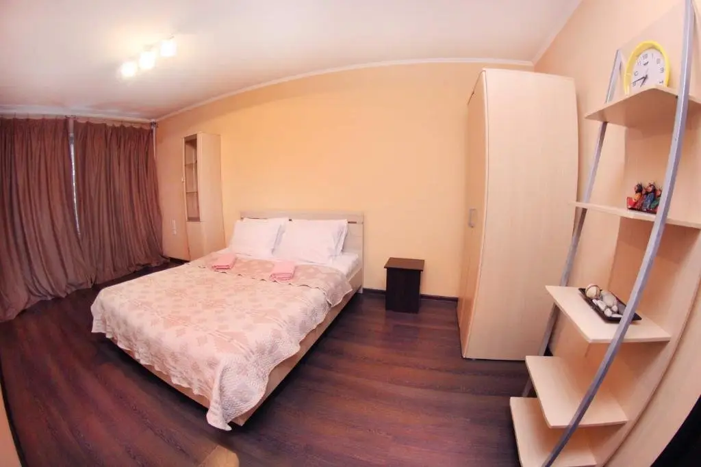 Алматы: Apartment on Nazarbayev 43