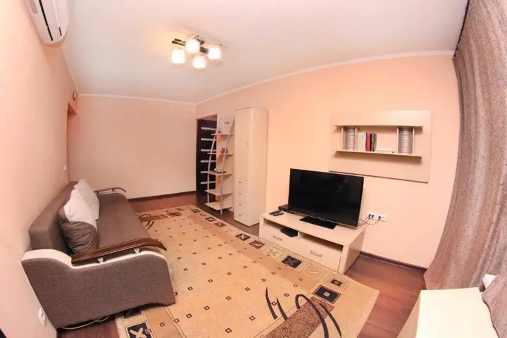 Алматы: Apartment on Nazarbayev 43